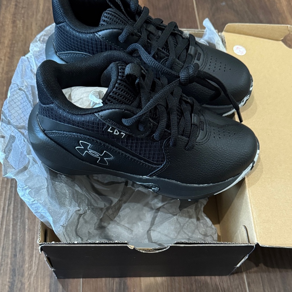 Under Armour Kids Black Sneakers